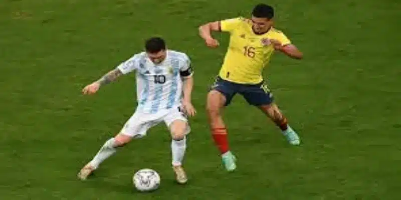 战术剖析：边路组合与年轻防线的双重奏-爱游戏体育