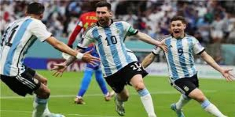 战术复盘：斯卡洛尼的自我救赎-爱游戏体育 战术深度分析 -爱游戏体育