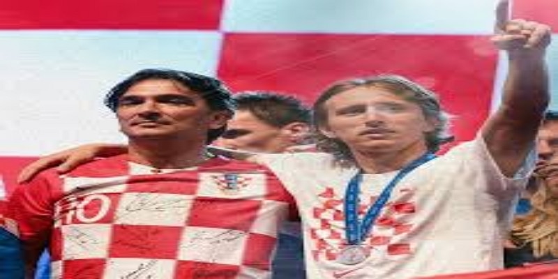 职业生涯起伏与欧洲赛场崛起-爱游戏体育